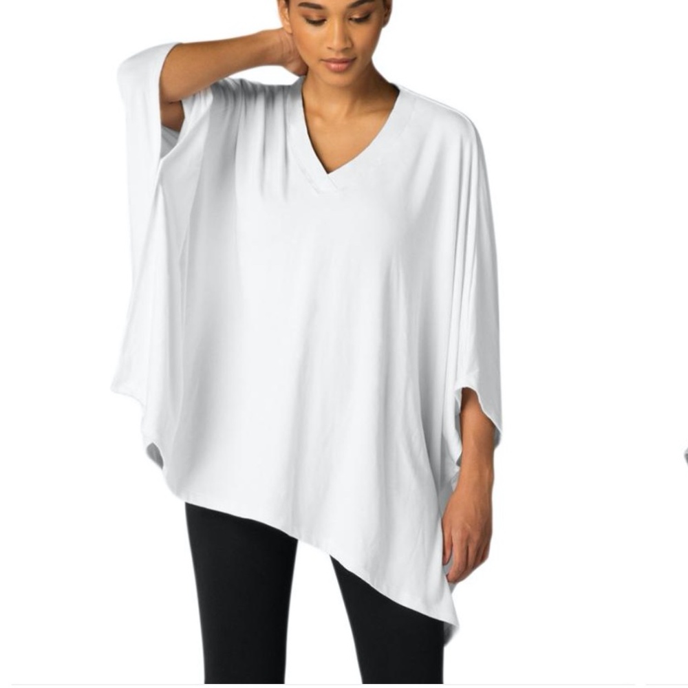 BEYOND YOGA WHITE V NECK PONCHO